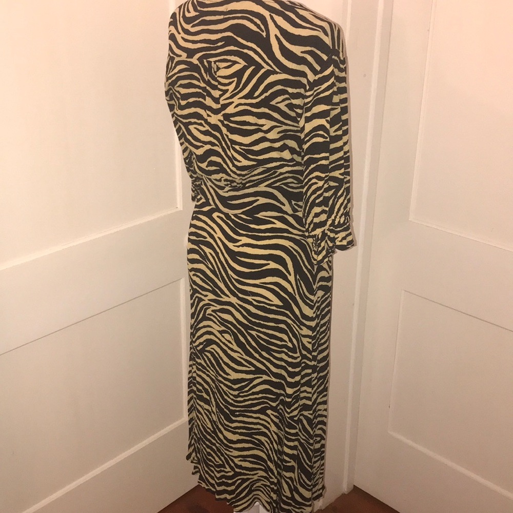 Faithfull Rafa Zebra Dress - Picture 6 of 10